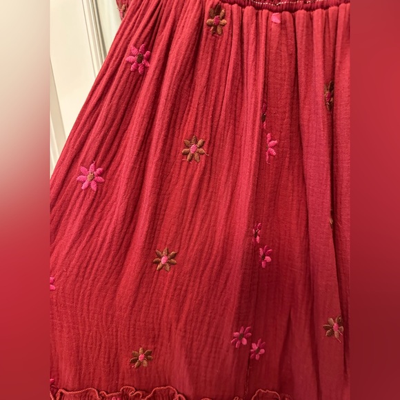 Women Floral Embroidered Maxi Dress Bohemian Flowy Dress with Pockets - Picture 2 of 5